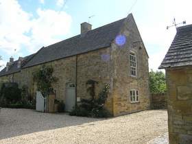 1 bedroom Cottage to...